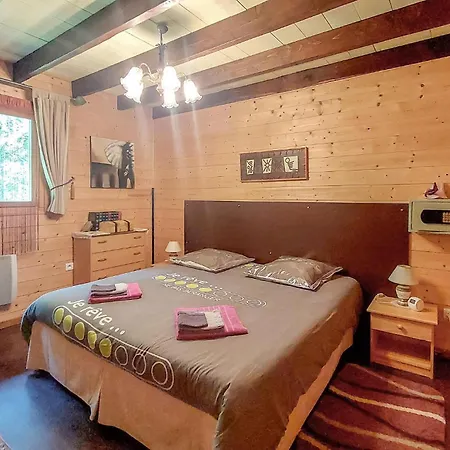 Lovely Home In Le Menil 度假居