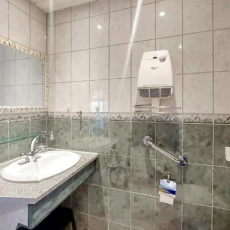 2 Bedroom Beautiful In *