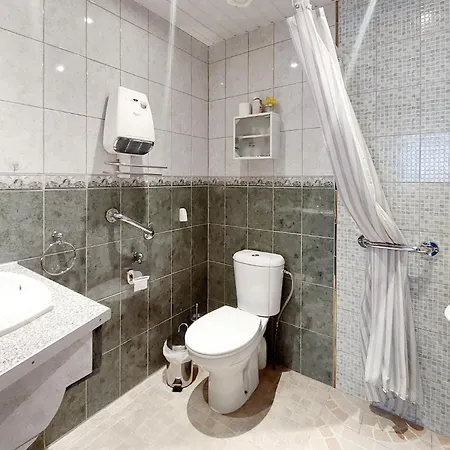 2 Bedroom Beautiful In