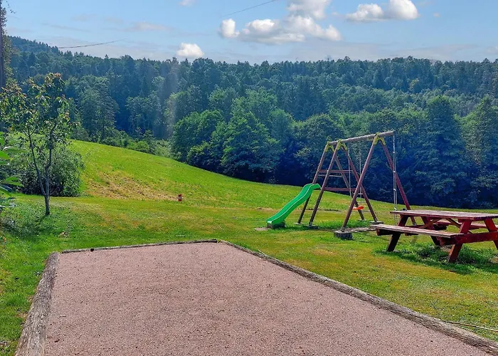 2 Bedroom Beautiful In Prázdninový dům